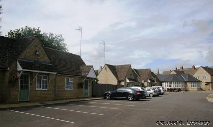 Queens Head Inn Nassington Exterior foto