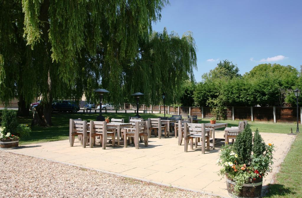 Queens Head Inn Nassington Exterior foto